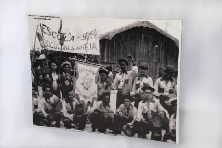 quadro da Fantasia do Escola de samba Tricolores da folia de 1957